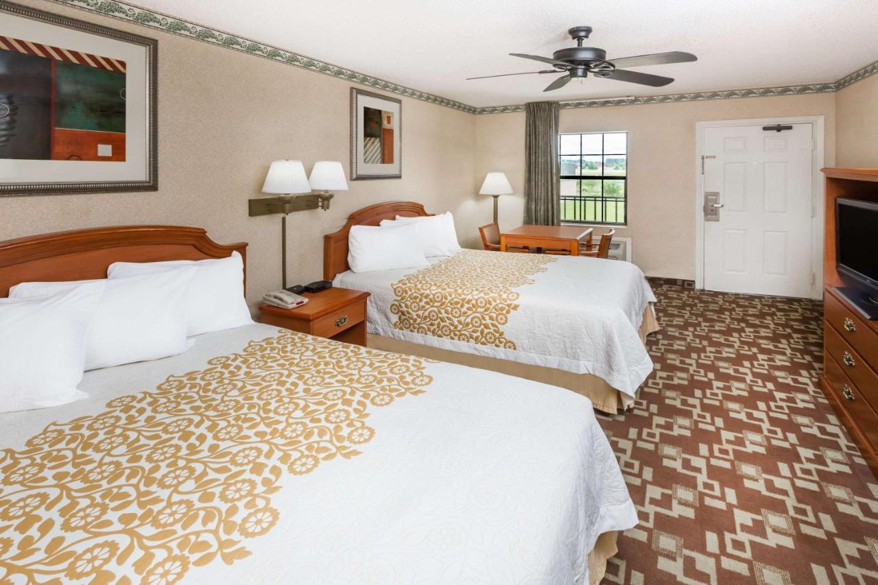 Days-Inn By Wyndham Batesville Ar Exterior photo