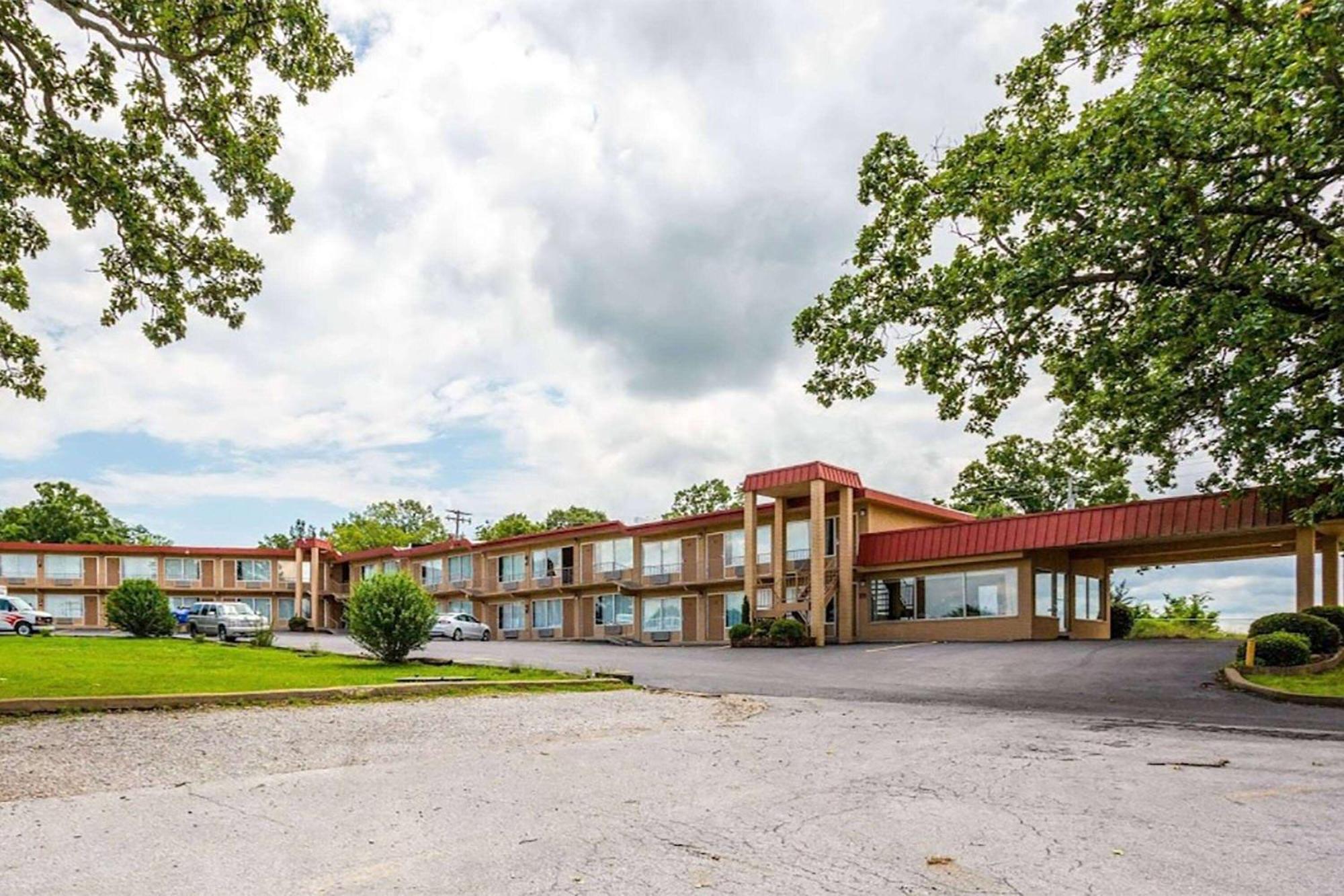 Days-Inn By Wyndham Batesville Ar Exterior photo